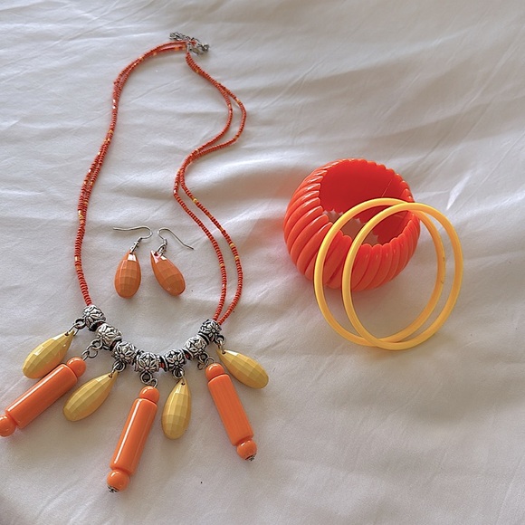 Vibrant Retro Orange & Yellow Beaded Necklace Bangles & Earring Statement Set - Picture 1 of 14